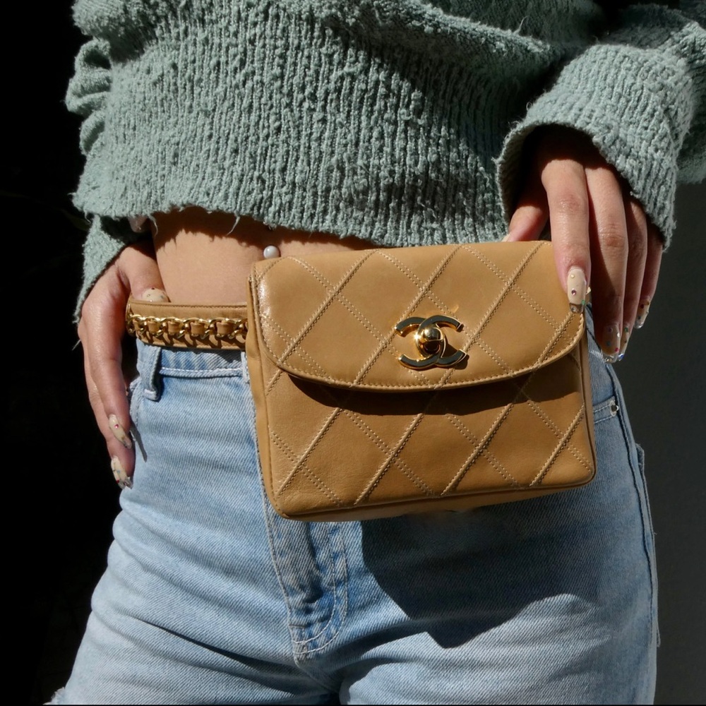 💯 Vintage Chanel Belt Bag